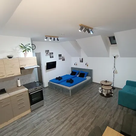 Pod Hrází Chráštany Apartamento *