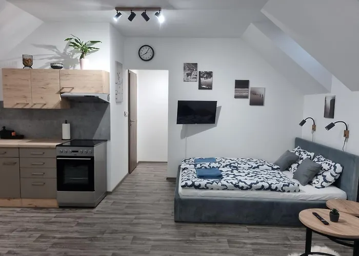 Pod Hrazi Chrastany *